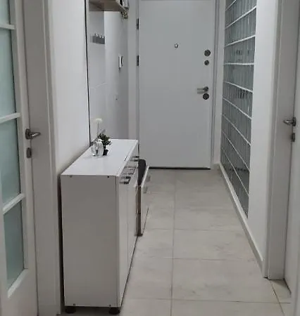 Apartment Solid Superb Cu La Si Mare *