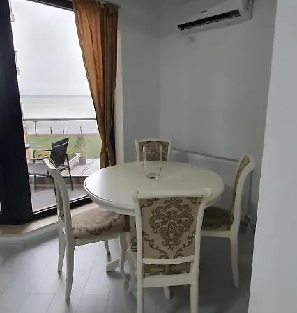 Apartment Solid Superb Cu La Si Mare *